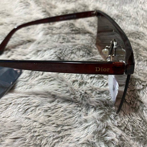 New Christian Dior sunglasses never worn authentic - Picture 5 of 10